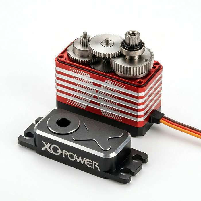 XQPOWER 25kg brushless servo detail showing metal gears and precision engineering
