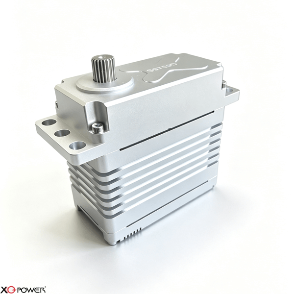 XQ-POWER high-torque digital servo with aluminium cooling fins and metal output shaft