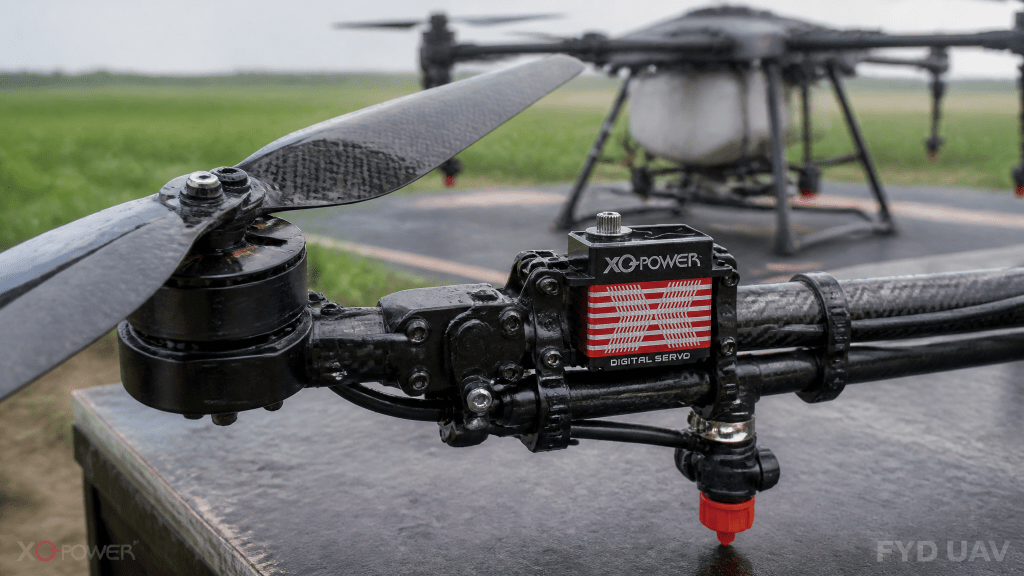 XQ-POWER & FYD-UAV 农业植保无人机动力系统与防水作动器博客配图 FYD UAV agricultural spraying drone arm fitted with an XQ-POWER digital servo